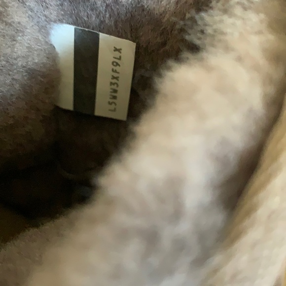 UGG Classic Mini II Boot - Picture 11 of 12